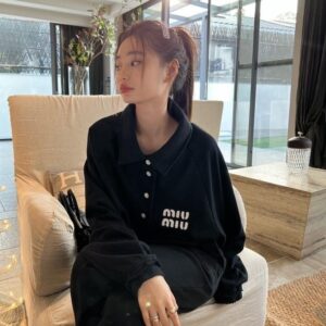 미우미우 로고패치 트레이닝셋업