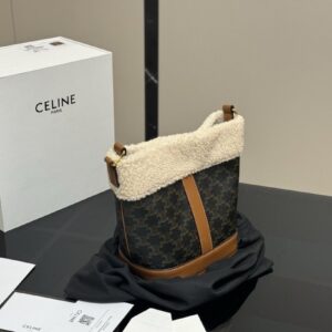 셀린느 24FW 시어링 버킷백