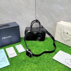 프라다 엔틱 나파 레더 토트백 미러급