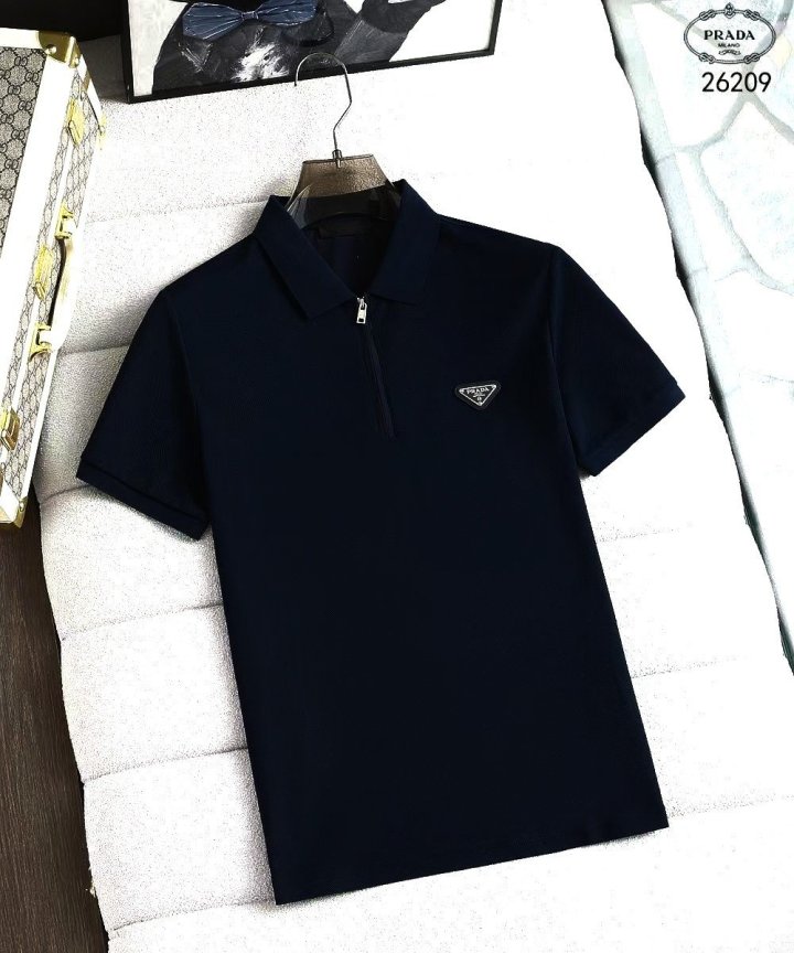 프라다 25SS 삼각로고 카라 티셔츠