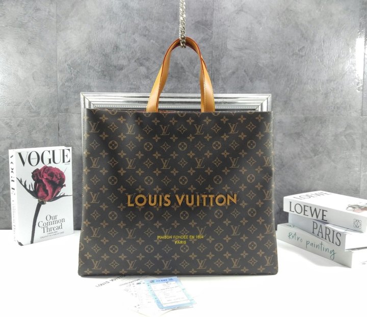 루이비통 쇼퍼 토트 (Shopper Tote) GM