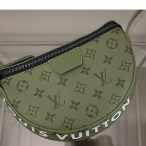 루이비통 수입고급 LV 문 크로스바디 신상입고