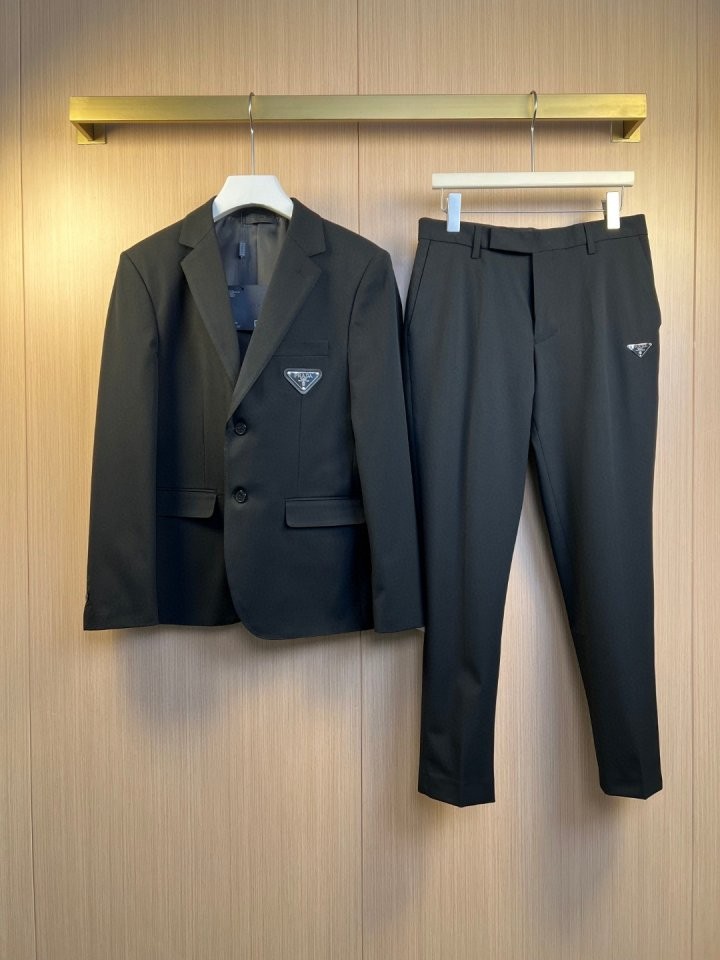 프라다 클래식 삼각로고 수트 세트