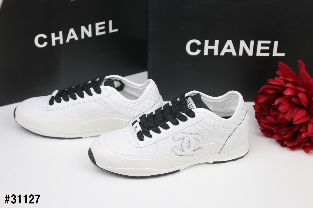 샤넬 25SS 프리 컬렉션 카프스킨 엠보 스니커즈