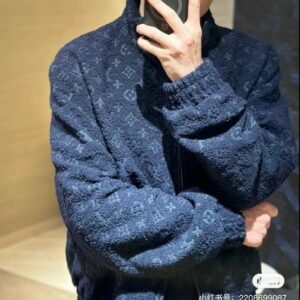 루이비통 모노그램 패턴 플리스