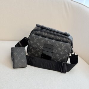 루이비통 S Lock 메신저백