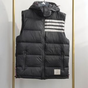 톰브라운 [Thom Browne] 폴리 트윌 사선 탈부착 후디 다운 베스트