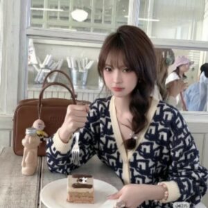 디올 오블리크 부클 자가드 울가디건