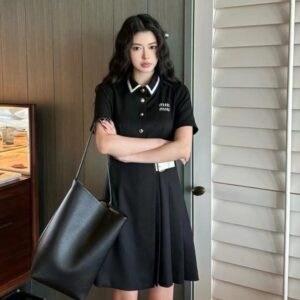 미우미우 카라 기본원피스