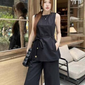 로에베 [ L*EWE ] 수입 페미닌 무드 린넨 슬리브리스 & 7부 바지 SET -블랙